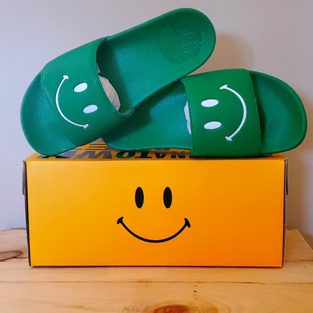 Chinatown Market Smiley Slides